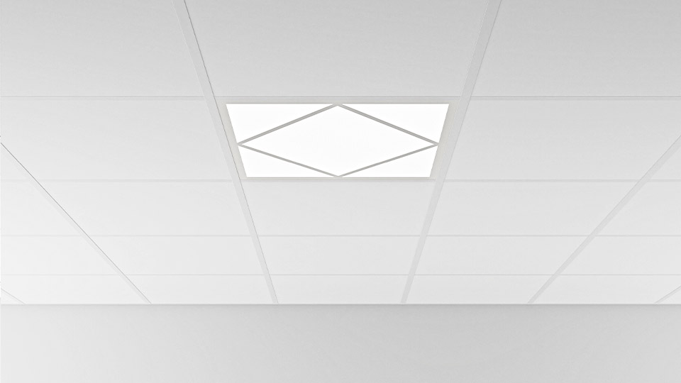 Monterad dekor 9104 – skapar grafiskt och symmetriskt ljusuttryck i takbelysning